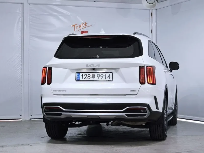 2023 Kia Sorento с пробегом 33 114 км