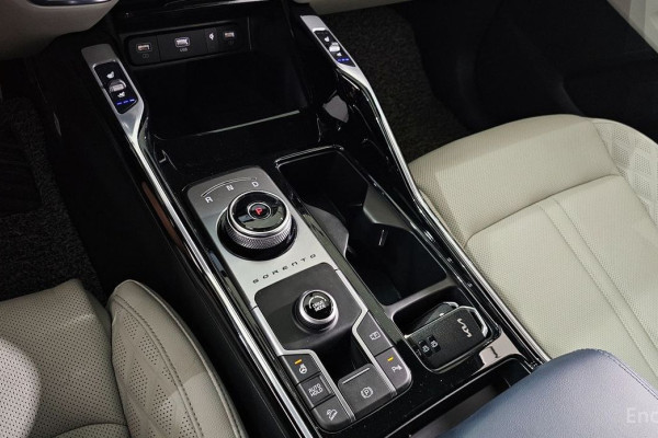 2023 Kia Sorento с пробегом 33 114 км