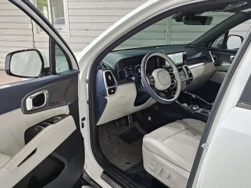 2023 Kia Sorento с пробегом 33 114 км
