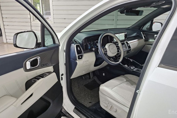 2023 Kia Sorento с пробегом 33 114 км