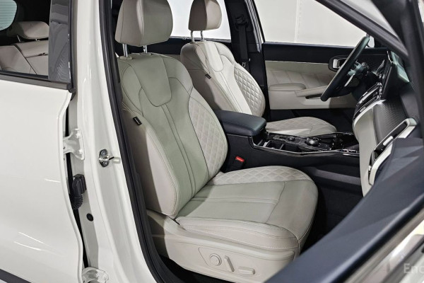 2023 Kia Sorento с пробегом 33 114 км