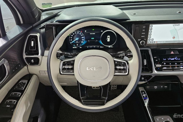 2023 Kia Sorento с пробегом 33 114 км