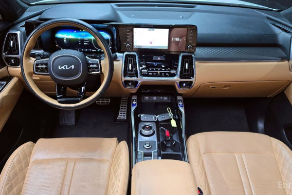 2023 Kia Sorento с пробегом 121 642 км