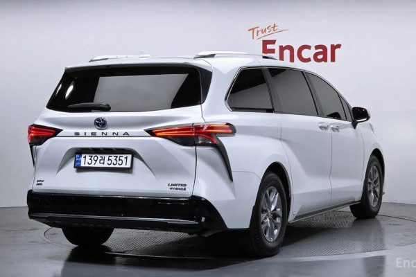 2023 Toyota Sienna с пробегом 41 447 км