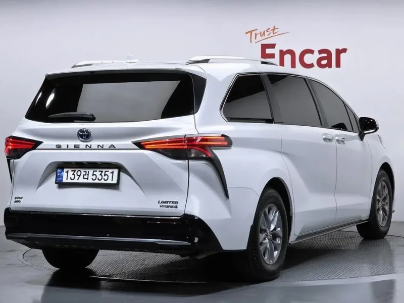 2023 Toyota Sienna с пробегом 41 447 км