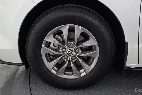 2023 Toyota Sienna с пробегом 41 447 км