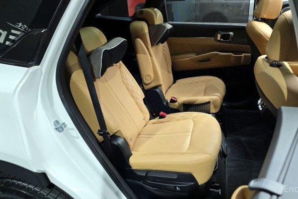 2023 Kia Sorento с пробегом 121 642 км