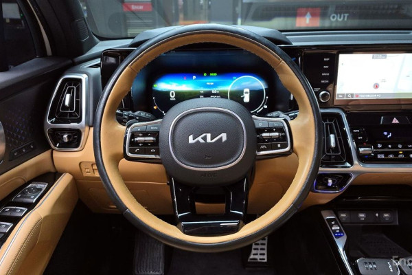 2023 Kia Sorento с пробегом 121 642 км