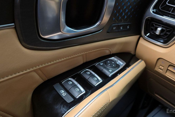 2023 Kia Sorento с пробегом 121 642 км