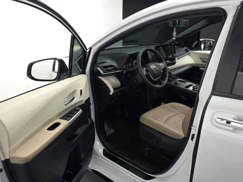 2023 Toyota Sienna с пробегом 41 447 км