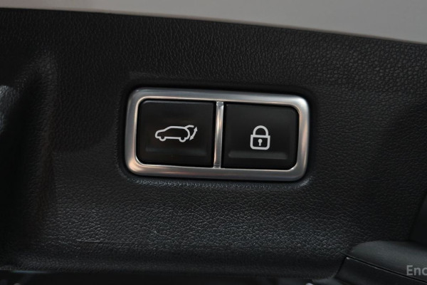 2023 Kia Sorento с пробегом 121 642 км