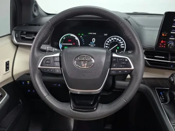 2023 Toyota Sienna с пробегом 41 447 км