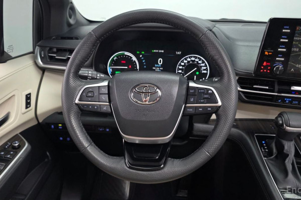 2023 Toyota Sienna с пробегом 41 447 км