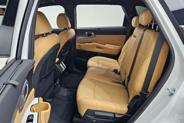 2023 Kia Sorento с пробегом 29 674 км