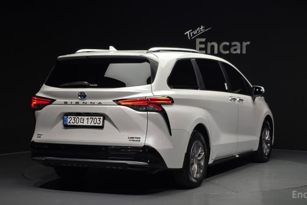 2024 Toyota Sienna с пробегом 37 370 км