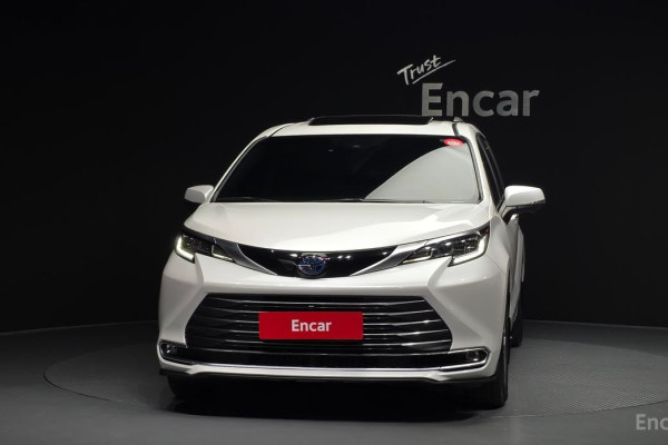 2024 Toyota Sienna с пробегом 37 370 км