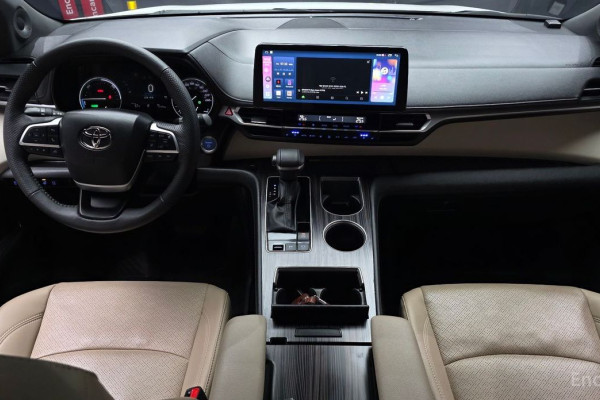 2024 Toyota Sienna с пробегом 37 370 км