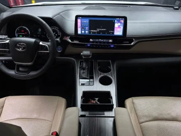 2024 Toyota Sienna с пробегом 37 370 км