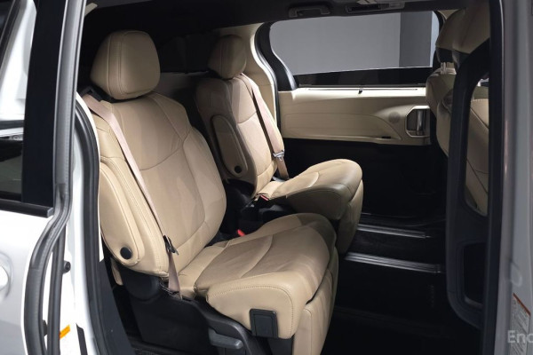 2024 Toyota Sienna с пробегом 37 370 км
