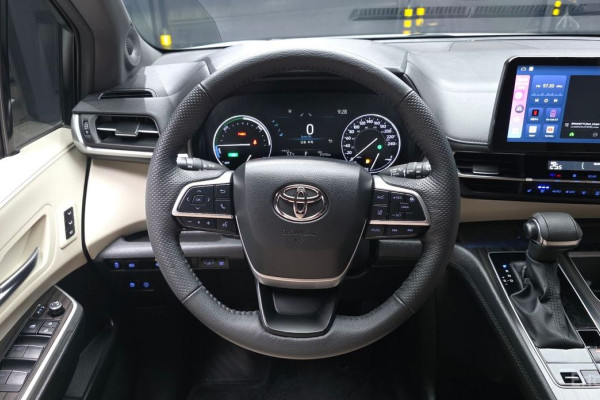 2024 Toyota Sienna с пробегом 37 370 км
