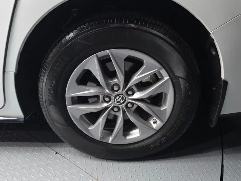 2024 Toyota Sienna с пробегом 37 370 км