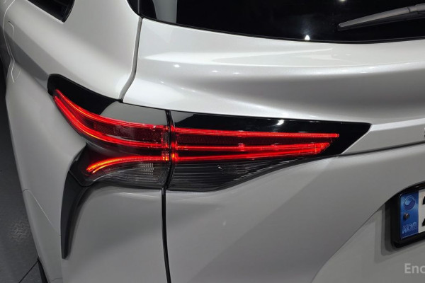 2024 Toyota Sienna с пробегом 37 370 км