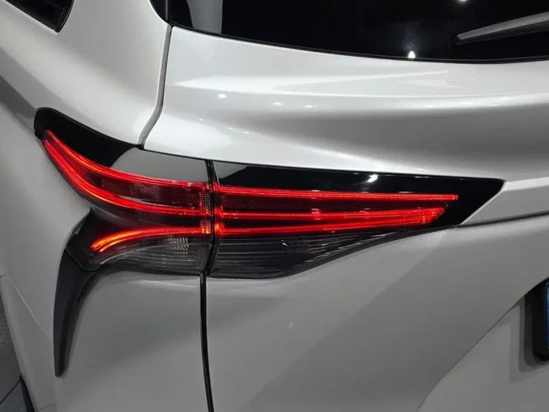 2024 Toyota Sienna с пробегом 37 370 км