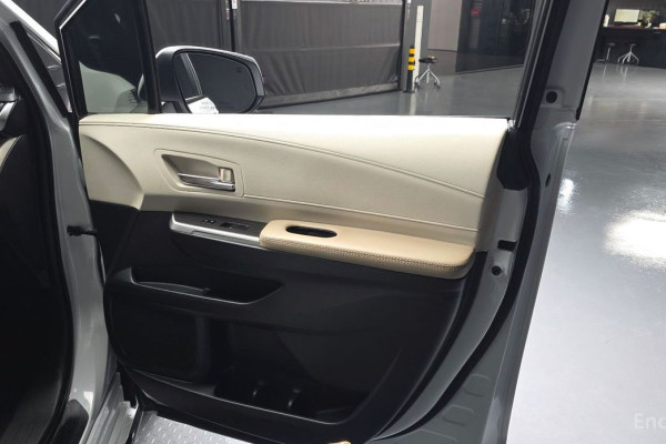 2024 Toyota Sienna с пробегом 37 370 км