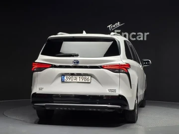 2024 Toyota Sienna с пробегом 20 869 км