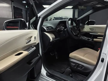 2024 Toyota Sienna с пробегом 20 869 км