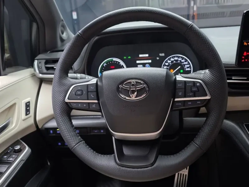 2024 Toyota Sienna с пробегом 20 869 км