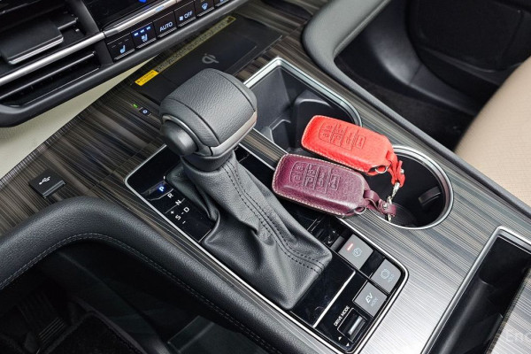 2024 Toyota Sienna с пробегом 6 376 км