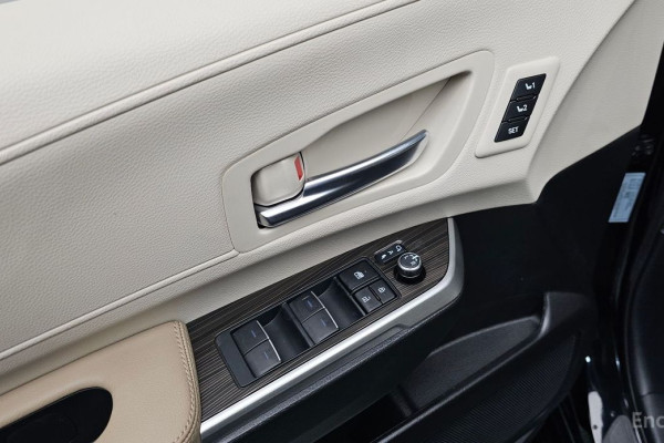 2024 Toyota Sienna с пробегом 6 376 км