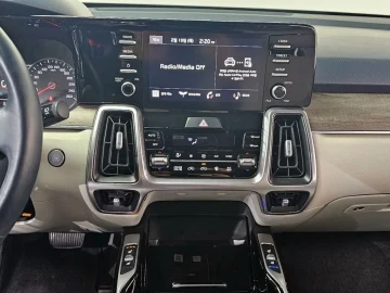 2022 Kia Sorento с пробегом 42 715 км