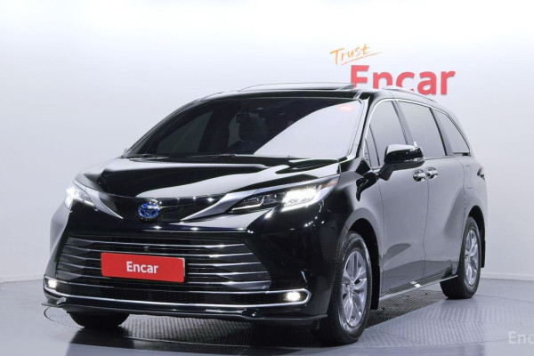 2024 Toyota Sienna с пробегом 6 376 км