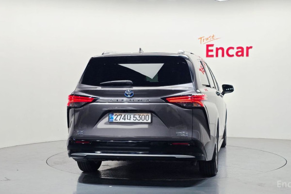 2024 Toyota Sienna с пробегом 29 098 км