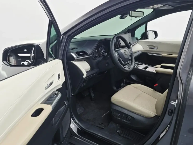 2024 Toyota Sienna с пробегом 29 098 км
