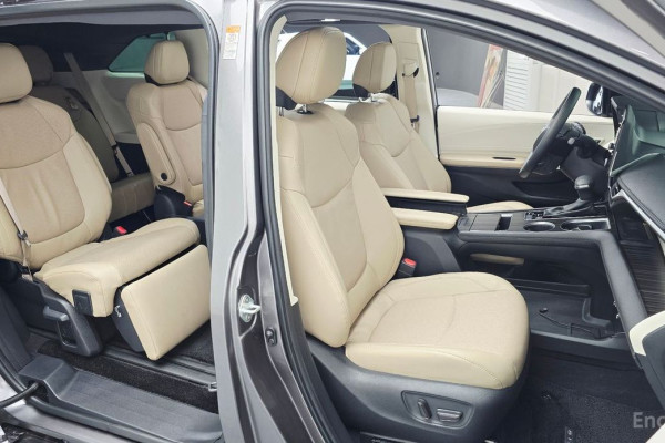 2024 Toyota Sienna с пробегом 29 098 км