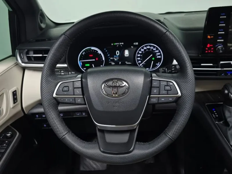 2024 Toyota Sienna с пробегом 29 098 км