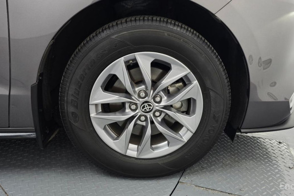 2024 Toyota Sienna с пробегом 29 098 км