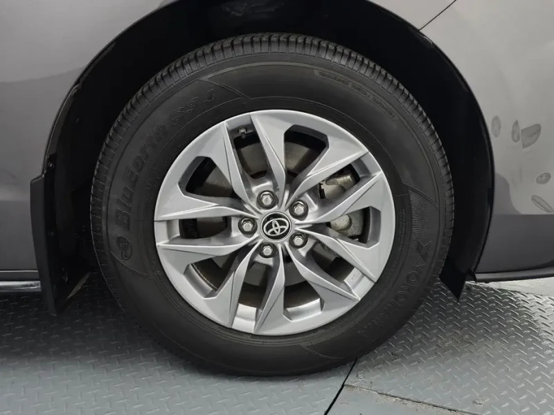 2024 Toyota Sienna с пробегом 29 098 км