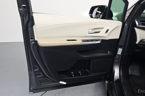 2024 Toyota Sienna с пробегом 29 098 км