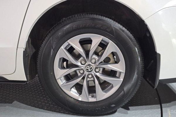 2024 Toyota Sienna с пробегом 19 928 км