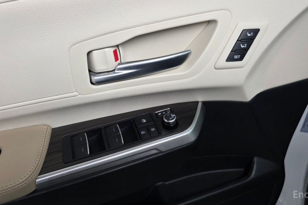 2024 Toyota Sienna с пробегом 19 928 км