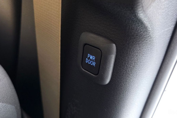 2024 Toyota Sienna с пробегом 19 928 км