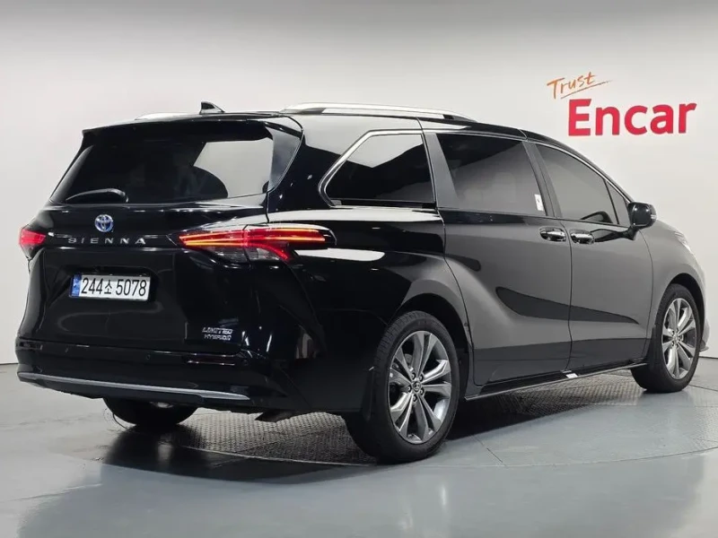 2024 Toyota Sienna с пробегом 36 521 км