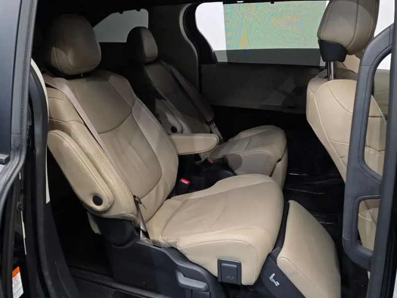 2024 Toyota Sienna с пробегом 36 521 км