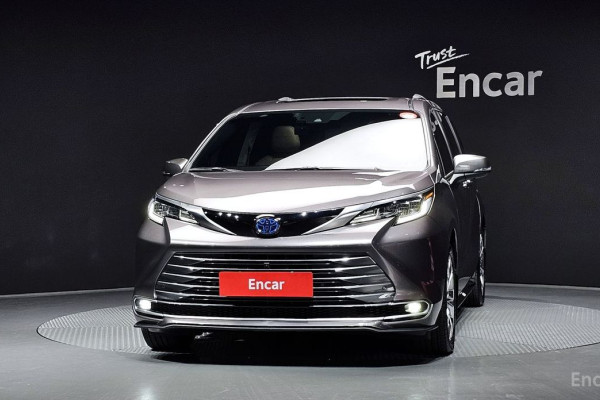 2023 Toyota Sienna с пробегом 24 968 км