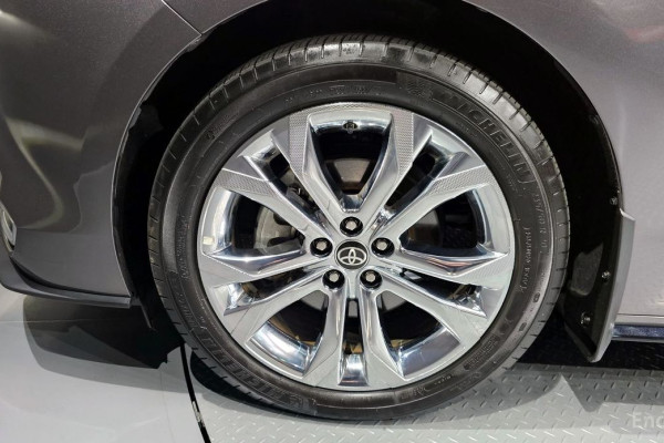 2023 Toyota Sienna с пробегом 24 968 км