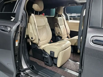 2023 Toyota Sienna с пробегом 24 968 км